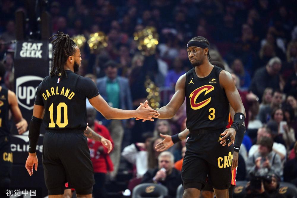 与他搭档的 与他搭档的