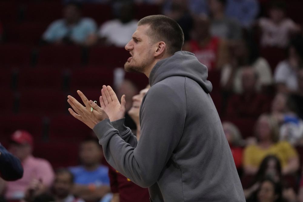 异常冷静 异常冷静