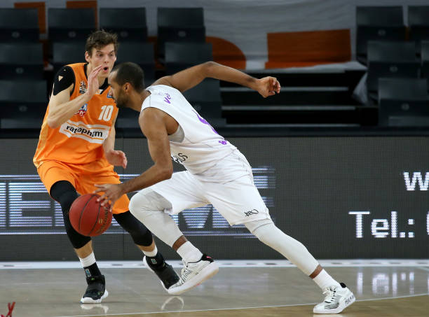 加纳乔与梅 加纳乔与梅