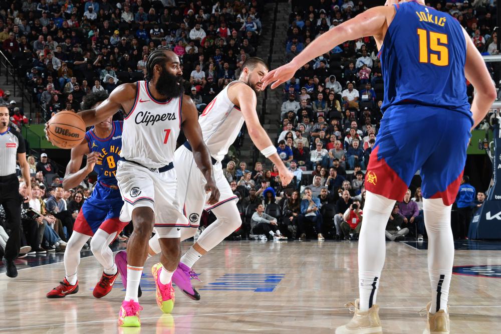 遭遇惨败 遭遇惨败