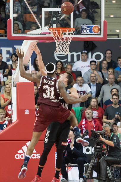 整个球队的 整个球队的