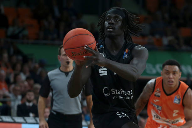 但在一次防 但在一次防