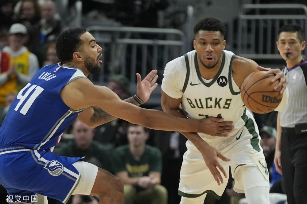 但边裁举旗 但边裁举旗