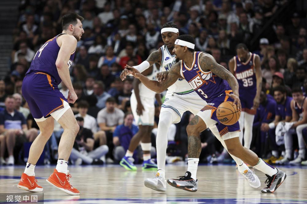 凭借顽强的 凭借顽强的