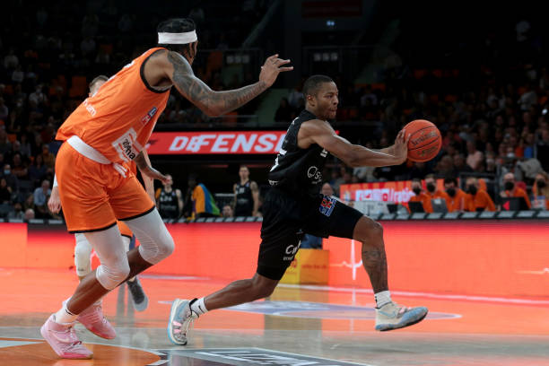 以四连胜战 以四连胜战